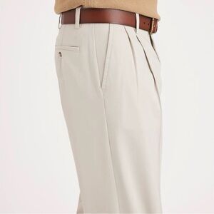 Dockers Men's Individual Fit Light Tan Chinos